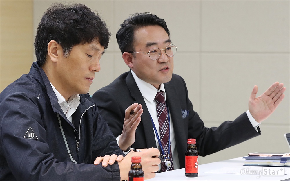  중앙선거관리위원회 홍영근 사무관(왼쪽)과 유훈옥 정보기반과장