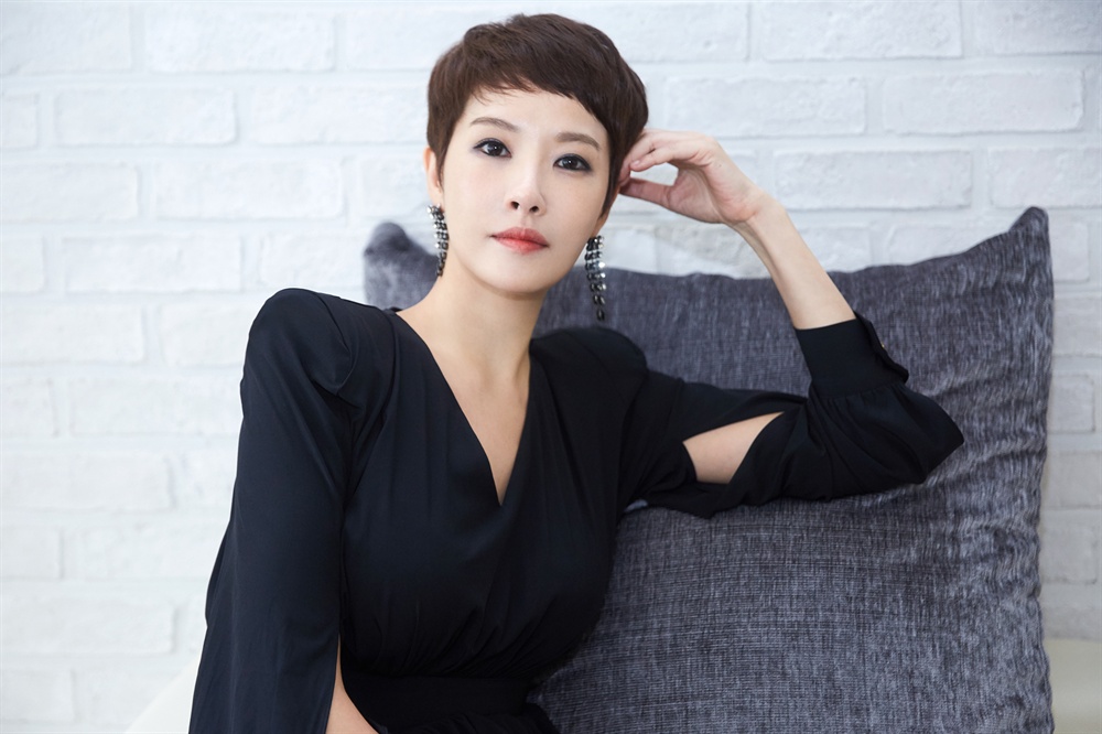  JTBC <품위있는 그녀>에서 박복자 역할을 맡은 배우 김선아.