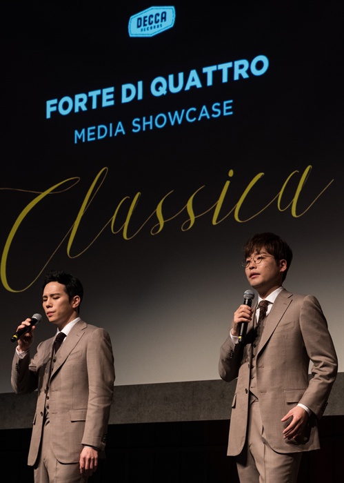 포르테 디 콰트로 크로스오버 보컬그룹 포르테 디 콰트로가 정규 2집 앨범 < Classica >를 발표하고 21일 오후 서울 한남동 블루스퀘어에서 미디어 쇼케이스를 열었다.
