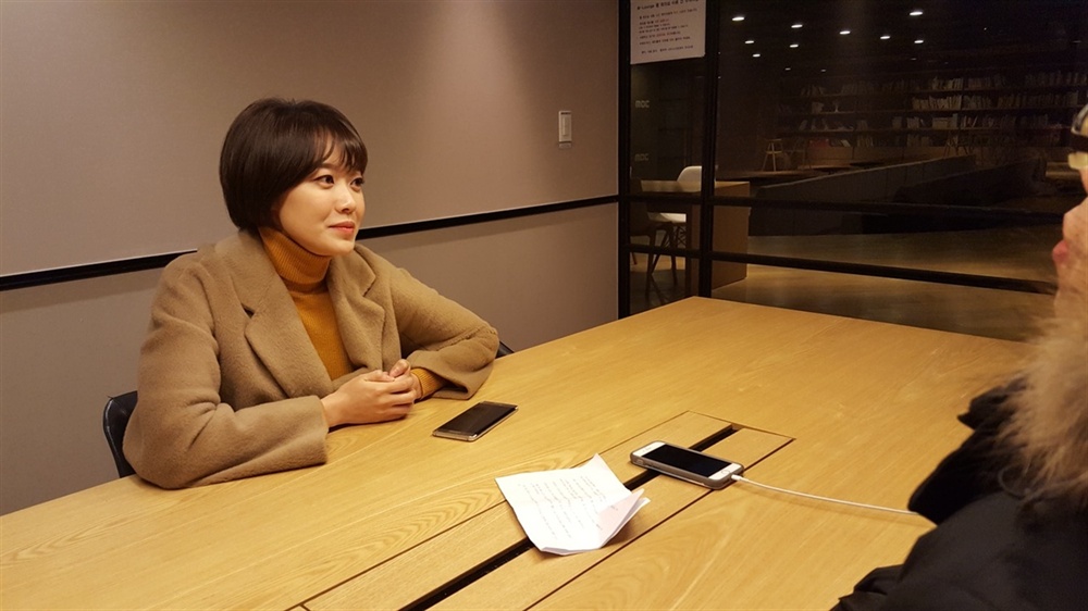  지난 27일 만난 문지애 전 MBC 아나운서가 인터뷰에 응하고 있는 모습.