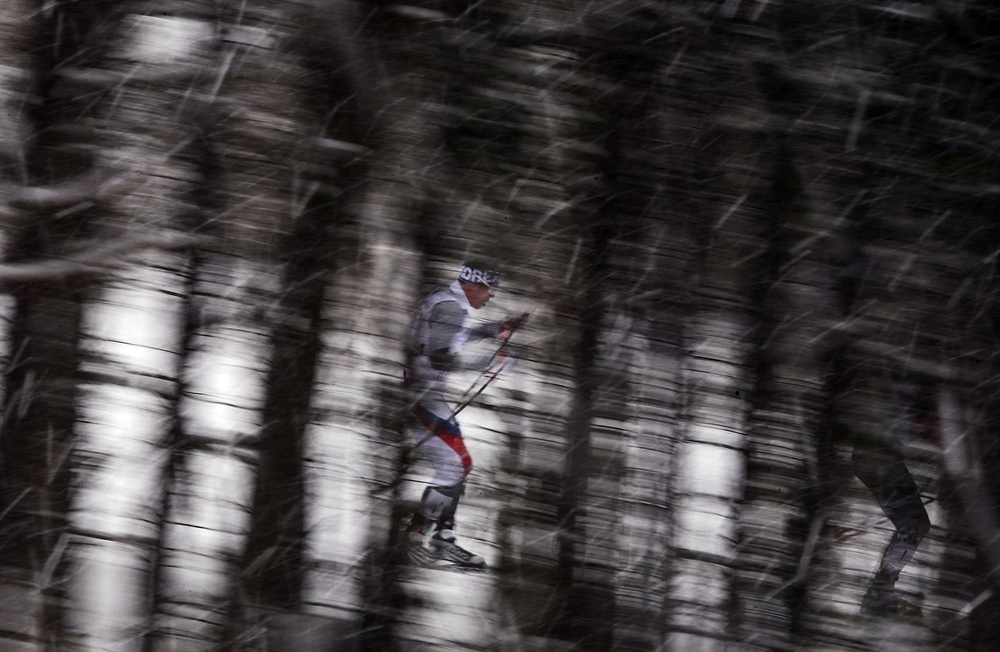 김마그너스, 울창한 숲 사이로 지난 2017년 2월 26일 일본 삿포로 시라하타야마 오픈 스타디움에서 열린 2017 삿포로 동계아시안게임 스키 크로스컨트리 남자 30km 매스스타트 경기에 출전한 김마그너스가 울창한 숲 사이로 질주하고 있다.