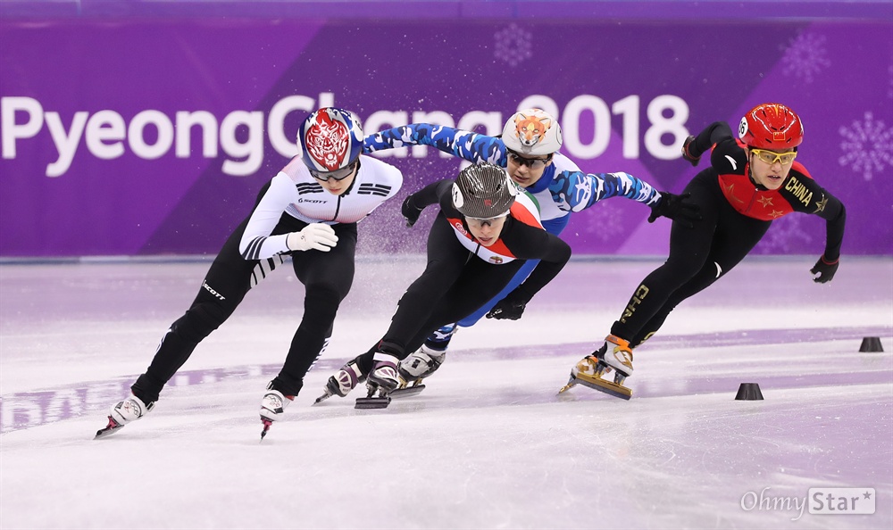  17일 강원 강릉 아이스아레나에서 열린 2018평창동계올림픽 쇼트트랙 여자 1,500m 예선전에서 최민정이 역주하고 있다.