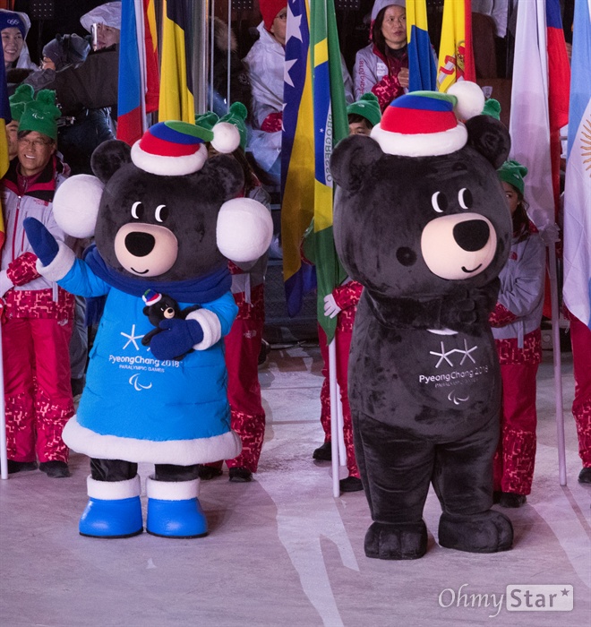  평창패럴림픽 마스코트 반다비가 18일 오후 강원도 평창 올림픽메인스타디움에서 2018평창패럴림픽 폐막식에 참석하고 있다. 