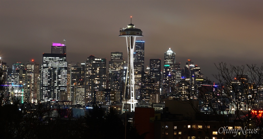  지난 2월 24일 시애틀 켈리 파크에서 촬영한 시애틀 도심 야경.