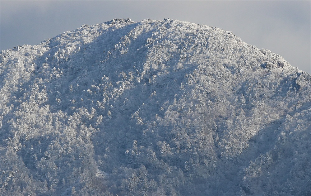  9일 눈 내린 지리산 천왕봉.