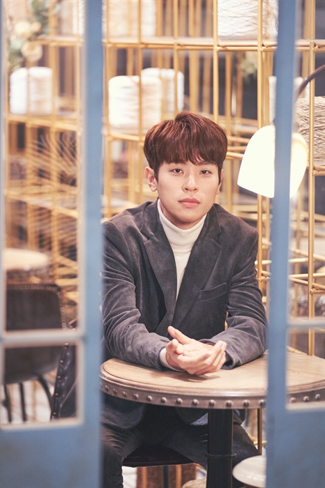박정민 영화 <사바하>에서 나한 역을 맡은 배우 박정민의 인터뷰가 지난 20일 오후 서울 삼청동의 한 카페에서 열렸다.