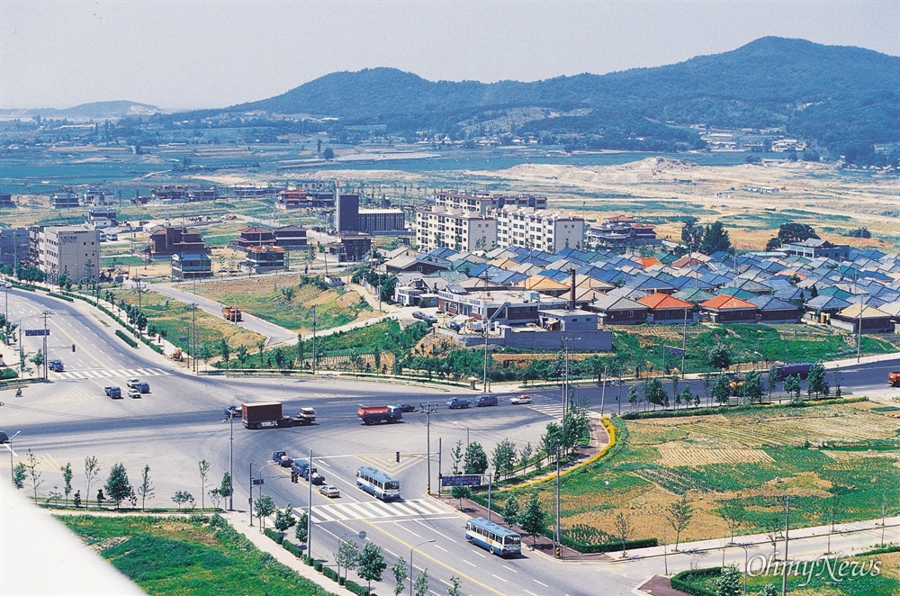  1980년대 박배근 시장 재임 당시 구월동 인천시청사와 주변의 모습.
