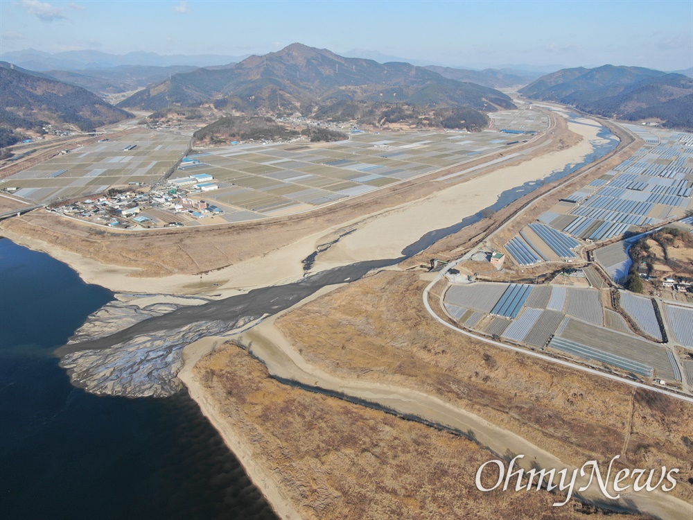  2월 5일 낙동강 합천창녕보 상류의 회천.