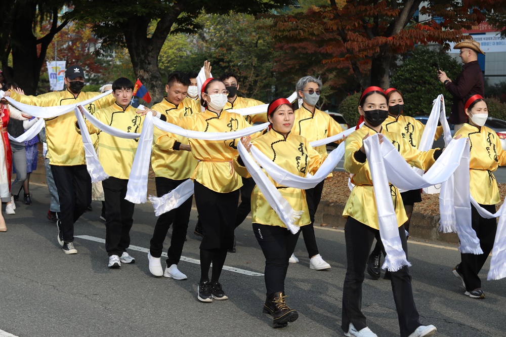  10월 21~23일 창원 용지문화공원에서 열린 "문화다양성축제 맘프".