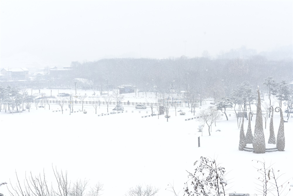  12월 21일 눈 내린 함양 풍경.