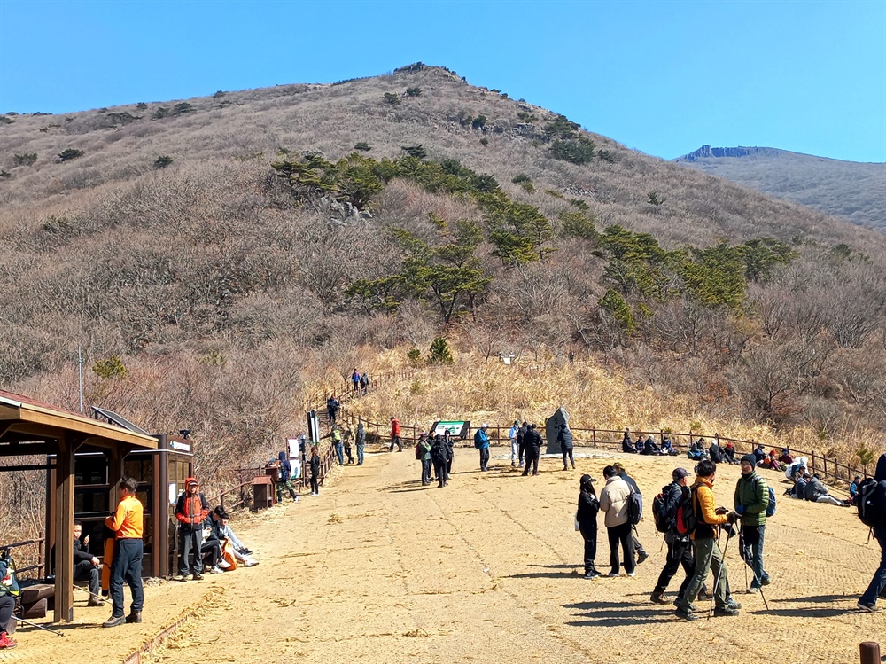  광주 무등산의 중심허브 중머리재