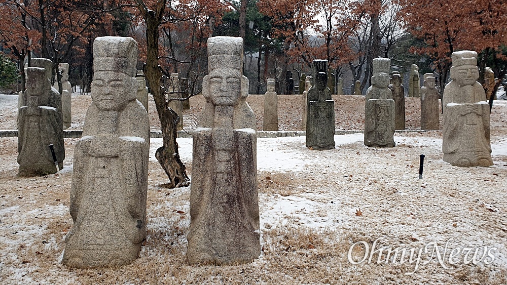  우리옛돌박물관, 일본에서 환수해온 문인석들.