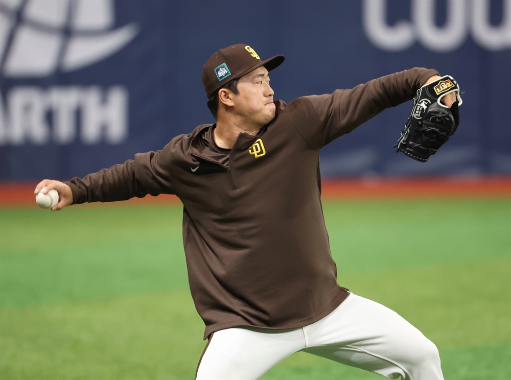  지난 3월 19일 미국 메이저리그(MLB) 월드투어 서울시리즈에 출전한 샌디에이고 파드리스의 고우석이 서울 구로구 고척스카이돔에서 훈련하고 있다.