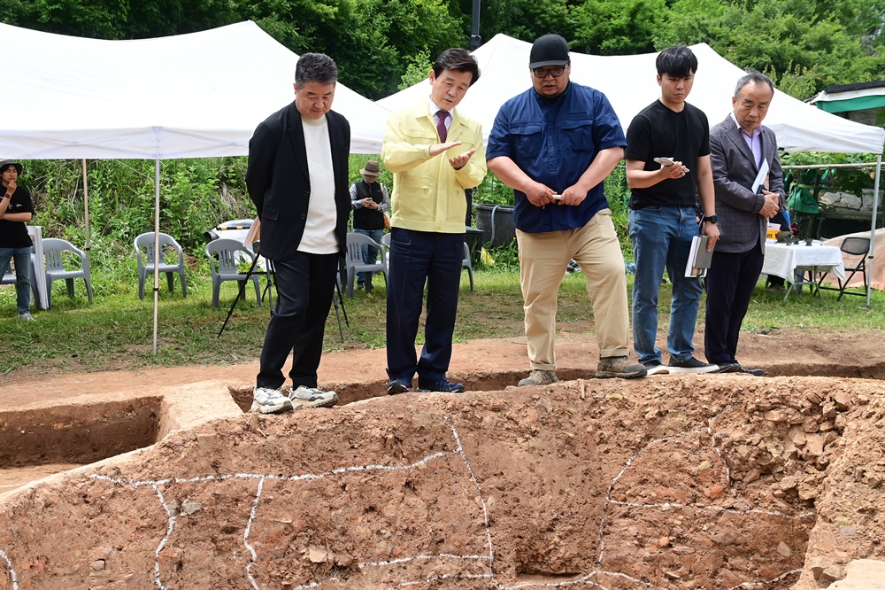  진주 원당고분군(M2호분) 시굴-발굴조사 현장보고회.