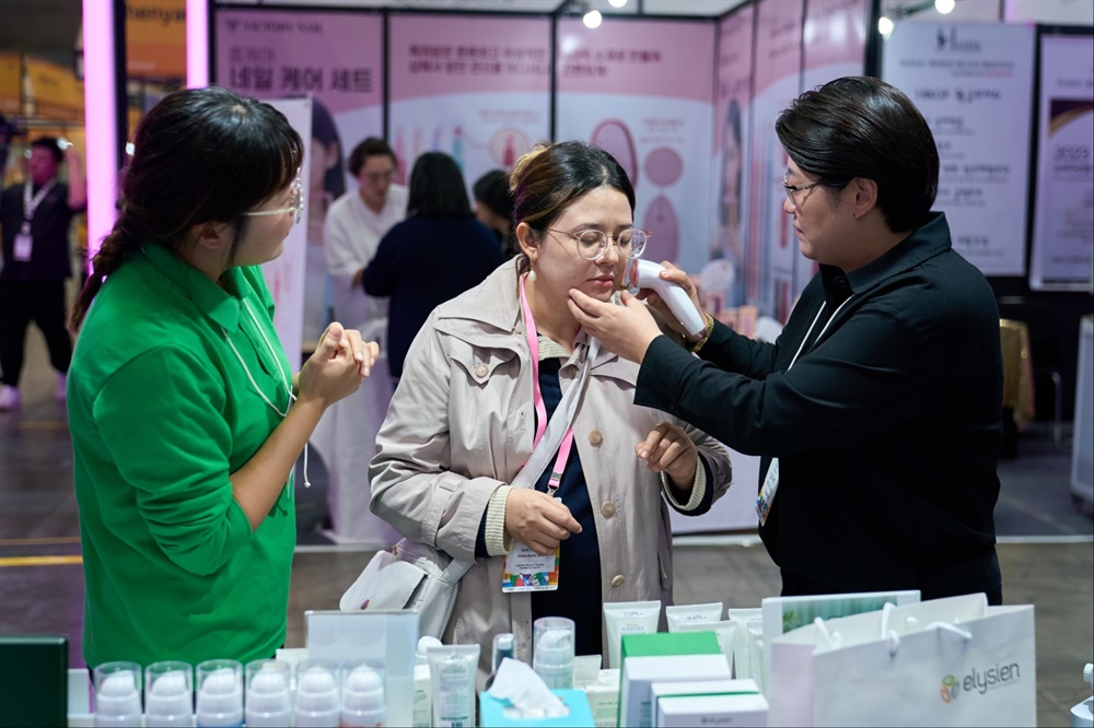  경기도가 주최하고 경기도경제과학진흥원이 주관한 '제27회 대한민국우수상품전시회(G-FAIR KOREA 2024)'가 지난달 31일부터 11월 2일까지 일산 킨텍스에서 열렸다. 