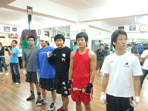 복싱팀(전원 록키체육관 소속) 오른쪽부터 이재성, 강기준, 이종석, 엄정식, 이호준 선수.