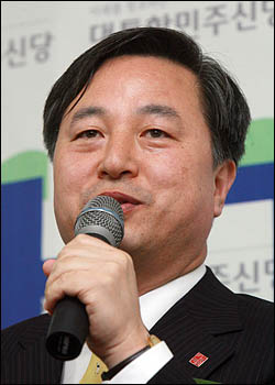 김두관 전 행정자치부 장관이 2002년, 2006년에 이어 세 번째 경남도지사에 도전할 전망이다.