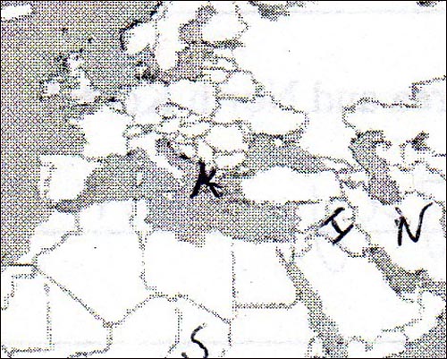 "K"라고 한국을 엉뚱한 곳에 표시해 놓은 지도. 하나는 쿠바 근처에, 다른 하나는 그리스 근처에 표시되어 있습니다.(I는 이라크, B는 브라질, S는 수단, N은 이란).