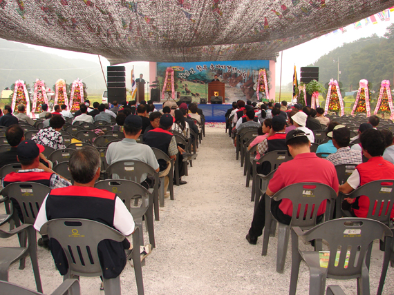 제2회 화순군 한우송아지 경진대회가 화순읍 다지리 축협가축시장에서 열렸다.