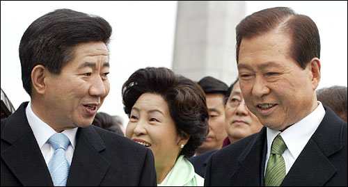 김대중 전 대통령은 말을 가려서 신중히 하는 반면, 노무현 대통령은 달변에 토론을 즐긴다.