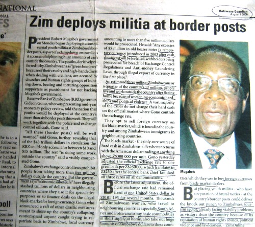 짐바브웨가 화폐개혁을 단행했다는 내용의 기사와 로버트 무가베 짐바브웨 대통령의 사진을 실은 보츠와나 신문 <보츠와나 가디언>