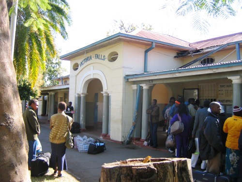짐바브웨의 빅토리아 폭포 기차역