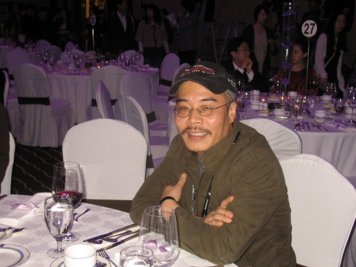  아시아 연기자 네트워크 축하 만찬에 참석한 영화 <M>의 이명세 감독.