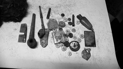 고양 금정굴 학살현장에서 발굴된 유품들