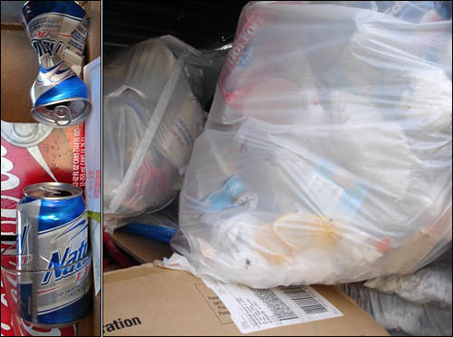 함부로 버린 재활용 자원이 쓰레기통에 가득하다.