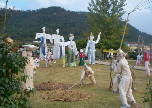 대한민국 농업박람회는 허수아비, 장승, 솟대 등 어린이들이 보고 즐길 것이 많다. 체험거리도 푸짐하게 준비된다.
