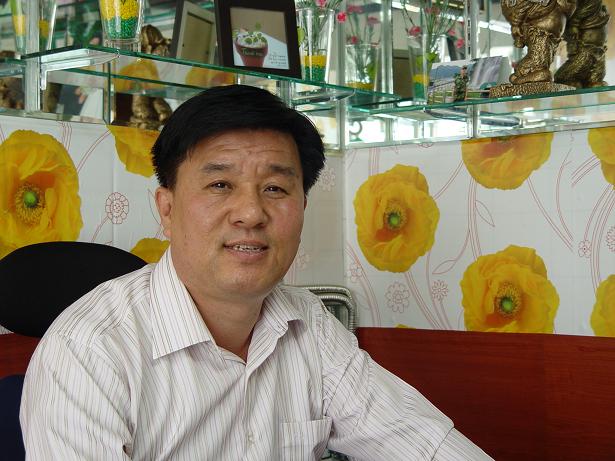 충남 아산에서 결혼정보회사를 운영하는 김홍기 대표는 ‘아산가정·성상담 지원센터’에서의 경력을 바탕으로 건강한 가정을 만들겠다고 말한다.