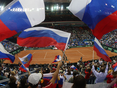 The Olympic Stadium, Moscow  국가 대항전인 데이비스 컵 대회에서 독일을 누르고 결승에 진출한 러시아 팀을 환호하는 러시아 국민들