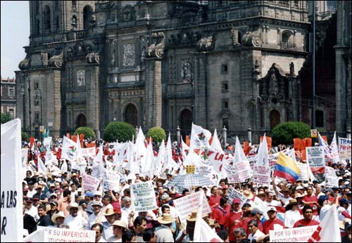 지난 1월 카르데나스농민회를 비롯한 농민, 노동자, 빈민 7만여명은 멕시코시티 소칼로광장에서 바이오에탄올로 인한 옥수수가격 폭등에 항의하며 가격안정화 대책을 요구했다.