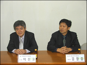 대구경원고등학교 이진율 교감(좌)과 김장중 고3입시부장의 대담모습.