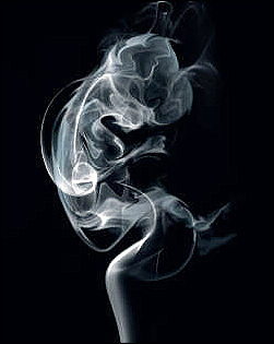 태아에 대한 흡연의 영향을 경고하는 영국의 금연 포스터입니다. 흡연은 태아에게 발육부전, 저체중아, 태아 유산 등을 일으킬 수 있고, 출생 후 '영아 돌연사 증후군'과도 연관되어 있습니다. 