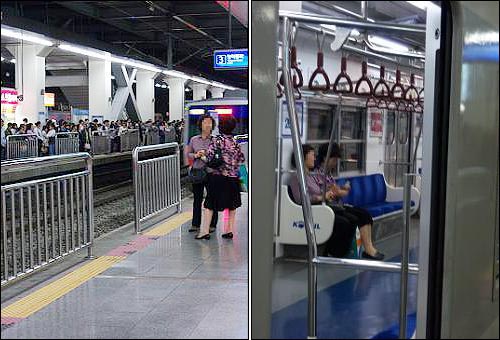 왼쪽에 보이는 2번 플랫폼에서 급행전철 열차를 기다리는 대다수 일반 시민과 달리 3번 플랫폼에서 급행전철 열차를 기다리는 두 아주머니 (왼쪽), 왼쪽 사진의 급행전철 열차가 도착 후 승차하여 앉아 있는 두 아주머니 (오른쪽)