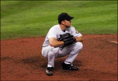  홈런을 허용하고 주저앉아 버린 브래드 릿지.2001년 김병현 선수가 연상된다