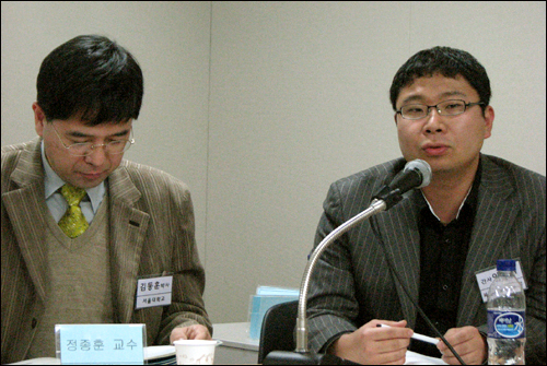 성프란시스대학 김동훈 교수(왼쪽)와 (사)북한인권시민연합 이영석 교육훈련팀장.