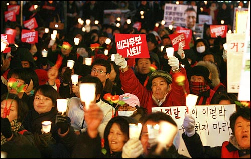  부자들의 도덕성이 심각하게 비틀렸거나 자신의 존재성을 빛나게 하는 가난한 자들에 대한 배려가 부족할 때 치세가 흔들리는 경우를 봅니다. 이번 대선의 당선자는 '정직하고 부지런한 사람들이 성공하는 세상'을 만들 수 있을까요?