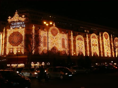 오페라 근처의 라파이예트 백화점 