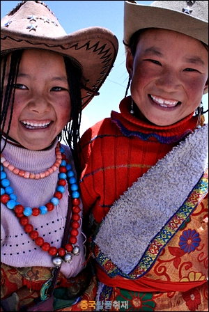 칭하이 호수에서 만난 소수민족 아이들