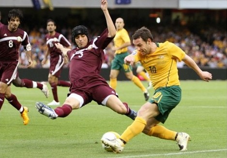  2010 남아프리카 공화국 월드컵 아시아지역 3차예선 A조 1차전에서 호주가 카타르를 3-0으로 꺾고 승점 3점을 챙겼다.
