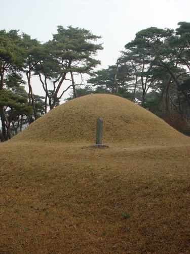 푸근한 인상의 지마왕릉