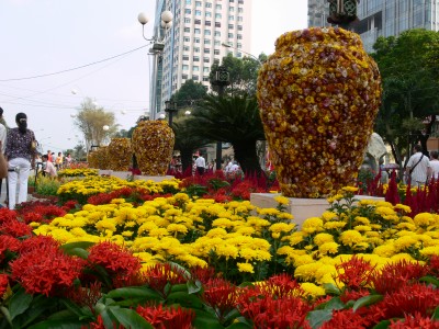 꽃 전시장에는 꽃 항아리도 있다.