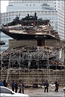 2008년 2월 숭례문 화재 당시 사진.