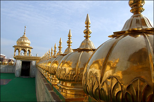 인도 시크교도의 성지 암리차르의 황금사원