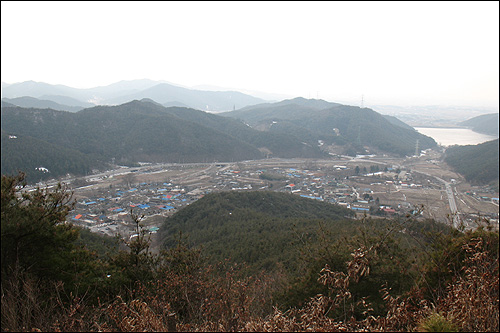  강증산의 자취가 서린 김제시 금산면 청도리 일대. 멀리 금평저수지가 보인다. 