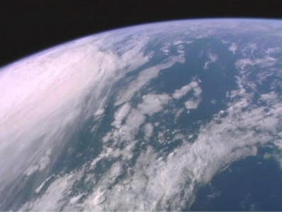 우주에서 본 아름다운 지구의 모습입니다.