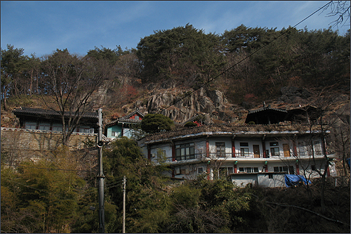  지족암 전경. 