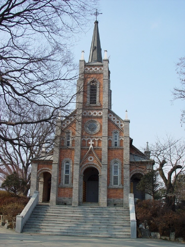  성당 입구